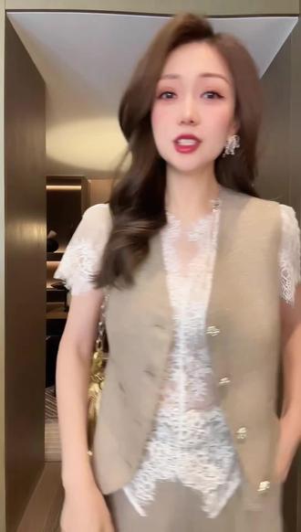 #内搭外穿都好看 #蕾丝衫 #气质穿搭 #女人味穿搭 #高级感穿搭