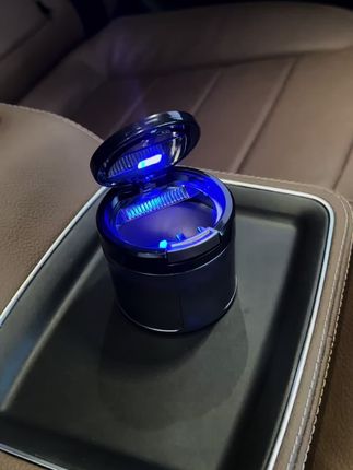 你们车上怎么处理烟灰?我找到了终极答案!#汽车好物推荐#车载烟灰缸