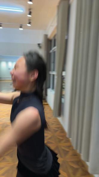 天天都能被这些孩子笑死😆
那么快乐的学舞环境,你们还不来加入吗🤣🥳🎉#拉丁女孩自带闪光 #宿州尚舞艺校