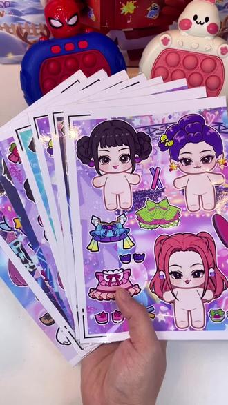 猎魔女团Q版换装贴纸来啦,超大版的一套足足十大张!喜欢的小朋友快来一起玩吧!#猎魔女团 #换装贴纸 #手账拼贴 #手工