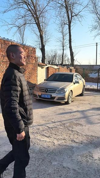 因为湖远行的成功,湖爸成为了全世界最成功的男人,然而湖远行背后的隐藏身份却让湖爸大吃一惊#湖远行#湖的环球梦#记录真实生活#湖的环球之旅#年货节@湖远行