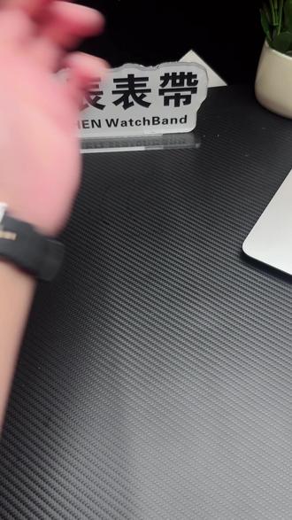 别再用原装表带了!给你的华为WATCH 5换个新皮肤 #watch5 #钛空银 #钛金属表带 #智能穿戴配件 #表带更换
