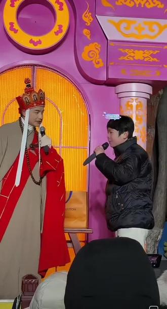 #长春动植物园唐僧 @闫东(御弟哥哥) 配合上台观众喊麦#快来围观 @闫东 #多才多艺