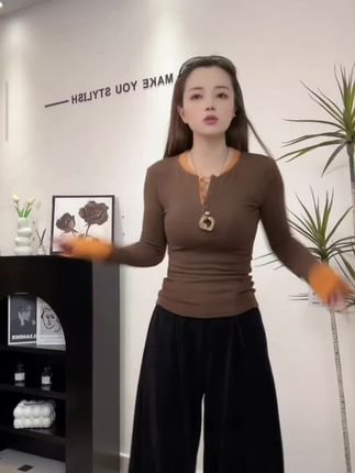 2025秋款撞色假两件独特别致内搭打底衫女辣妹上衣#假两件上衣#谁穿谁好看#面料柔软舒适#休闲百搭显瘦#赫本风