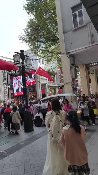 大年初一的广州满员,真是人从众𠈌吖,北京路去了,广州塔去了,海珠桥去了,珠江看了,永庆坊去了,上下九逛了还有哪些推荐呢?#相约古城 #旅游足迹 #广州塔