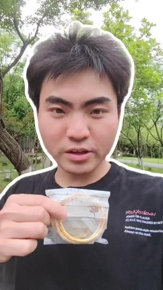 进来看看有没有踩坑 5月19号 周二✅
苏州全域同城,半小时内快速上门🚙
无套路、无折旧费、无损耗费、不玩任何猫腻!
真心提醒苏州想出手黄金的朋友们⚠️
卖黄金一定要擦亮双眼👀👀
重要的事说三遍:别被虚高报价坑了!别被虚高报价坑了!别被虚高报价坑了!
最近好多苏州街坊问:
刷到有人报黄金回收1383一克,是真的吗?
今天国际大盘金价摆在这,怎么可能高于大盘收?
纯属挂高价引流,后续各种扣费、扣称坑人,根本不划算🤔
给苏州老乡说句实在的:
正规黄金回收,都是大盘金价基础上少几块钱赚合理利润,薄利多销,做的就是本地口碑!
金价每天实时浮动,每天回收价都不一样,透明公开不忽悠。
苏州卖黄金必看避坑指南👇
1️⃣ 别被超高报价套路!黄金回收不看品牌、不分新旧、不管是999还是9999,统一实价回收,不搞差别定价。
2️⃣ 正规回收没有折旧费、损耗费,但凡额外收费都是耍套路。
3️⃣ 谨防商家玩鬼称!现场可以拿身份证称重对照(标准约6.66克),重量差太多直接走人,千万别卖!
苏州本地街坊想知道今日实时回收金价
直接评论留言、私信我就行🙏
全城上门回收,靠谱做实本地人生意!
#苏州黄金回收
#黄金回收
#苏州黄金回收多少钱一克
#苏州黄金回收同城
#苏州回收黄金