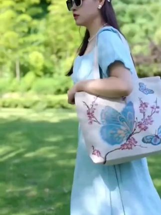 #菱格帆布包#气质百搭手提手拎包#双面金丝刺绣包#上班通勤妈咪包#很洋气时尚