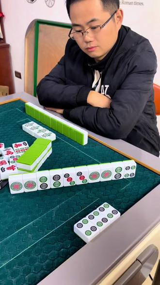 有胡不胡,这下好了吧,炸胡赔三家 #微乐四川麻将移动版 #抖音小游戏 #是时候展现真正的技术了 #麻将治百病 #小麻将解心宽