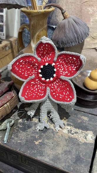 线材:@苏苏姐家官方旗舰店 四股唯棉
色号:06 21 36 51 29(29号可换更深的红)
用量:都不到一团
钩针:2.0mm
教程来自:@小饿魔
#怪奇物语达达 #钩织玩偶 #怪奇物语#达达尼奥 #织女的日常