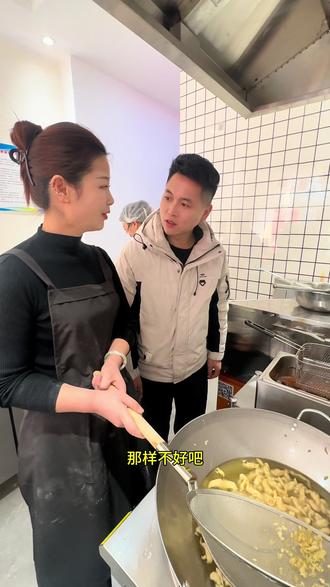 嘴教教不会,上手一教就会。#同城好店推荐 #袁饱饱鸡柳烧饼 @袁小园ᰔᩚ