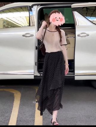 夏季新款时尚镂空圆领针织衫搭配波点纱裙半身裙套装#针织衫穿搭 #半身裙搭配 #气质减龄穿搭