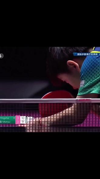 回顾莎莎世界杯的三连冠,现在看依旧热泪盈眶,孙颖莎,你强的可怕,以后多多捧杯!#孙颖莎 #孙颖莎世界杯夺冠 #孙颖莎世界杯三连冠#孙颖莎单打 #健健康康平平安安