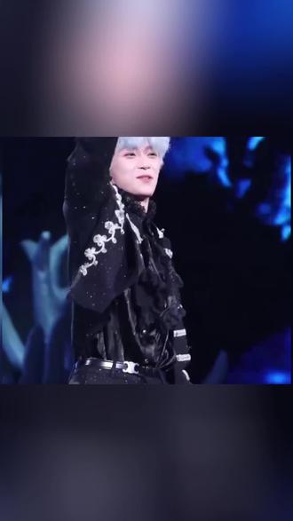 梓渝站姐之前就因为出图快,拍了不少他的出圈精修图上过热搜