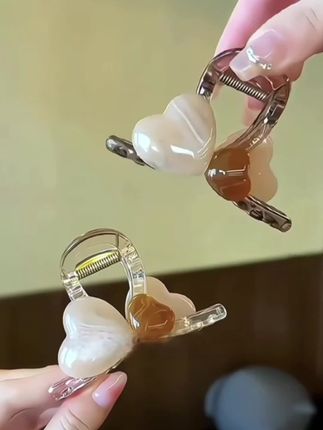 【2个装】爱心抓夹女百搭后脑勺鲨鱼夹高级感时尚双面发卡发夹#抓夹 #爱心抓夹 #发夹 #时尚饰品 #头饰发饰美出高级感