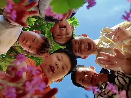 #热门话题 #母亲节幼儿园 她用尽一生,来诠释“爱”这个字,㊗所有妈妈👩母亲节快乐!#母亲节暖心大作战