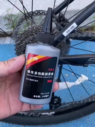 为什么别人骑车又快又丝滑,因为你不保养.#爱生活爱骑行 #公路车 #户外骑行 #链条油 #好物推荐🔥