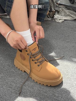 驼色工装靴,皮质抗造,搭啥都像复古潮流大片 #好鞋推荐   #马丁靴   #男鞋  #好穿又好搭   #ootd穿搭
