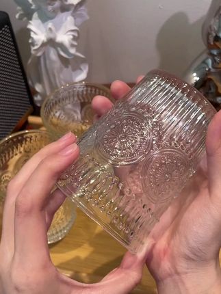 透明玻璃杯也能这么美!4只装简约太阳花直杯,让喝水变成一种享受 🌸✨ 高颜值设计,实用又百搭,轻松提升家居格调 无论是自用还是送礼,都是精品之选 🎁 快来为你的生活添一抹清新吧! #精品选择 #实用设计 #家居美化 #高颜值水杯 #生活好物
