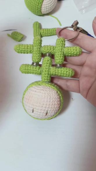 打工人本命挂件 大学生开学前精神状态 钩织磁吸苦草团子的磁铁安装教程来了。#钩织 #钩织挂件 #打工人精神状态 #开学前的精神状态 #手工 快艾特你的闺蜜帮你钩