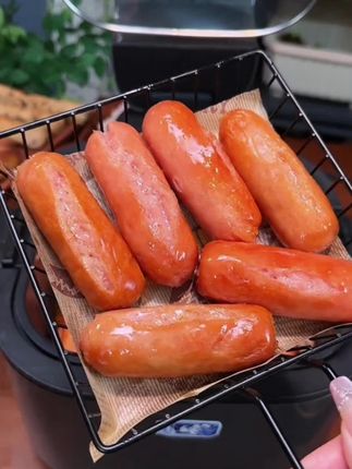 火山石烤肠 食者道火山石烤肠地道黑胡椒香肠糯米肉肠膳食热狗火腿肠空气炸锅 #火山石烤肠 #烤肠 #好吃到停不下来 #肉肠