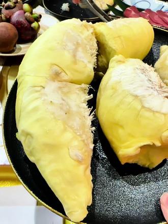 和牛村鲜榴莲季来了! 一年一度的先榴莲季要来了,先把优惠囤上!!#和牛村 #鲜榴莲 #寻味烟火气 #榴莲自助 #和牛村鲜榴莲