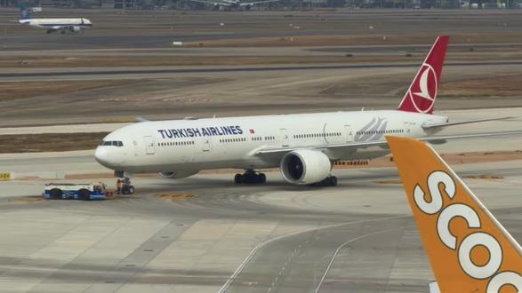 土耳其航空 B777-300ER在广州白云国际机场
T3推出&开车全过程
(4K 60FPS原视频在B站和油管可以观看)
拍摄信息
拍摄时间:2026年2月8日
拍摄位置:广州白云国际机场T3观景台(西侧)
拍摄设备: iPhone 17 Pro
拍摄App:Blackmagic Camera
录制规格:4K 60FPS
镜头:100毫米长焦(4倍)/ 200毫米长焦(8倍)
飞机信息
机型:B777-3F2ER (77W)
注册号:TC-JJI
航空公司:土耳其航空 (TK/THY)
机位:822
#航空 #航空摄影 #拍机 #广州白云国际机场 #波音777