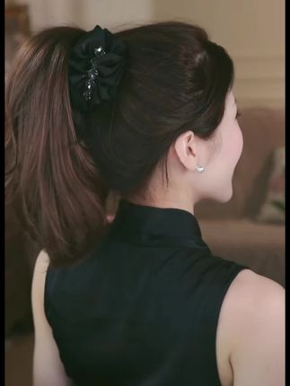 赫本王妃 忆沫 法式低奢优雅百搭华尔缎抓夹NN175#抓夹 #发夹 #后脑勺发夹抓夹推荐 #鲨鱼夹 #发夹发饰