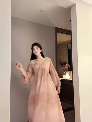 #vlog日常 #换个角度发现美 #你能穿的我也能穿 #温柔风穿搭 #时尚潮流穿搭