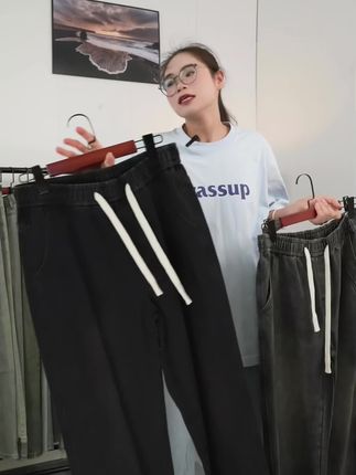 新款秋2025休闲长牛仔裤早秋复古潮流浅色百搭直筒男女同款#简约大气 #直筒裤 #牛仔裤穿搭 #百搭神裤 #显瘦显高