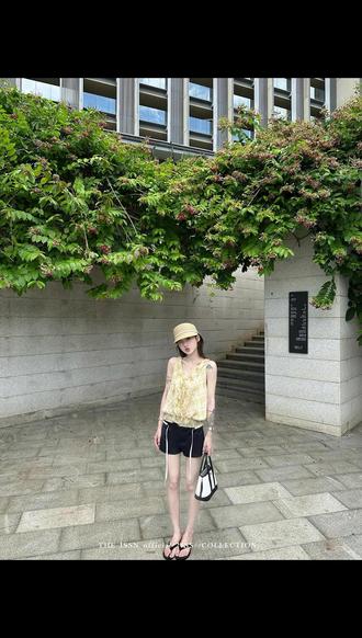 THEISSN宁司 无袖格纹雪纺衫女夏季薄款波点上衣 #时髦精 #穿搭分享 #OOTD穿搭 #在抖音入手的好东西 #无限回购的宝藏单品