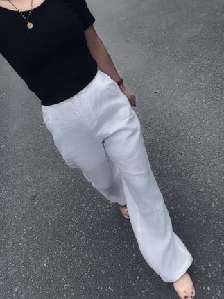女人一旦到了一定年龄,一定要懂得控制欲望,除了变美和赚钱,就是享受孤独,不要把宝贵的时间浪费在自己驾驭不了的人和毫无意义的事上…#夏季穿搭 #穿搭