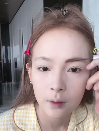 浅眉才是韩妆的精髓,显得人灵动又温柔!不会结块,画出来根根分明!#染眉膏 #拯救手残党 #美出高级感 #美妆 #化妆