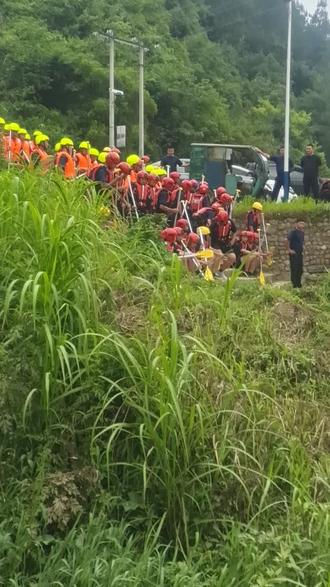 贵州特豹应急救援培训基地招收有志者轻年学员,培训3个月包安排工作。欢迎有志者年轻学员加入团队