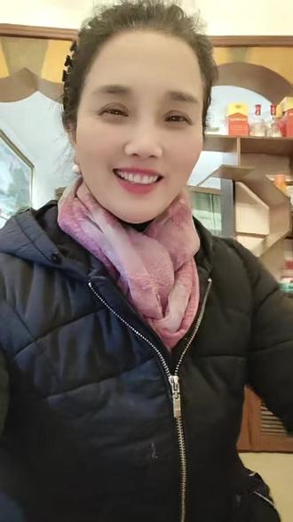 俄罗斯美女来了,单身小伙抓住机会!#俄罗斯美女来中国 #俄罗斯美女来了