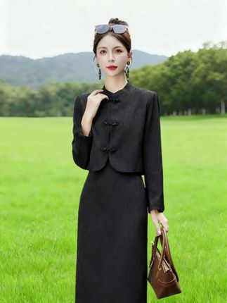 #街拍小姐姐穿搭秀 #时尚街拍穿搭 #职场穿搭 #美女街拍穿搭 #职场穿搭指南