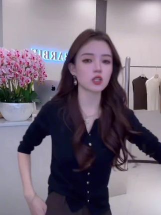 秋季V领长袖金属纽扣开衫针织显瘦百搭纯色洋气针织开衫秋季A3-14#百搭上衣 #上衣穿搭 #针织衫开衫 #针织衫 #洋气小衫 @抖音小助手 @DOU+小助手 @DOU+好生意 @DOU+上热门