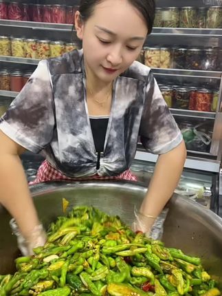 今天又做了一大缸脆皮辣椒#夏天开胃菜推荐 #脆皮辣椒