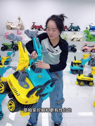 一岁以上孩子都喜欢的#儿童挖掘机 灯光音乐儿歌有360度能转圈#挖掘机 挖沙挖土没问题#儿童玩具 #童车
