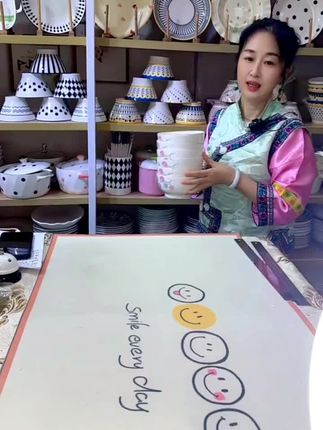 5.5英寸米饭碗终于来活动了!花色清新淡雅,新骨瓷好品质!质感超好,拿来吃饭喝粥,嗦粉吃面都是合适的,想要大号米饭碗快去冲#5.5英寸米饭碗 #大号米饭碗