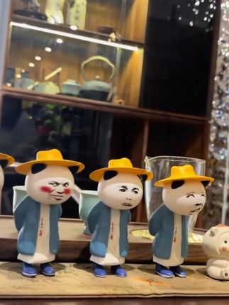#也太可爱了吧 #创意摆件 #新奇特创意 #虾仁摆件 #汽车摆件