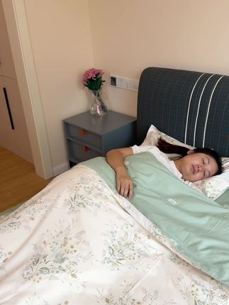 花 几 十 给整的~加厚磨毛小清新斜纹~#四件套 没想到肤感这么好,摸着软绵绵的,柔软亲肤细腻,贴身盖可得劲了,好喜欢,很多颜色可以选择#家纺床上用品 #面料柔软舒适 #床上四件套推荐