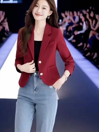 卡其色西装外套女短款小个子2025新款春秋高级感休闲气质西服上衣#高级感穿搭 #休闲百搭 #我要流量我要上热门 #秋季穿搭 #面料柔软舒适