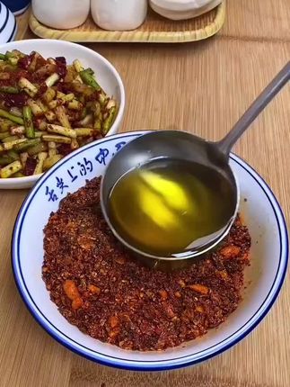老古家辣子宝鸡辣子火锅宝鸡古家油泼辣子铜火锅古家火锅香辣夹馍#美食分享#老古家辣子#老古家油泼辣子半成品 @DOU+小助手 @DOU+好生意