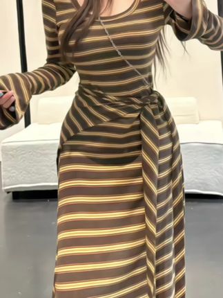 秋季纯欲辣妹条纹长袖连衣裙女秋季修身显瘦高级感复古中长裙#穿出高级感 #今日穿搭 #只做高品质 #高级感穿搭 #简约穿搭