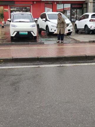 小时候就喜欢感冒,因为只有感冒了妈妈才舍得给买好吃的。现在当了妈妈,看着孩子感冒了,给他买了最爱吃的汉堡和鸡肉卷!#记录点滴生活