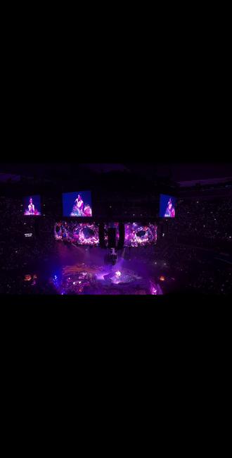 第一期唱我们向日葵,回顾一下武汉场《向日葵朝着夜》,其实我是演唱会live才爱上这首的,b站那版没有非常喜欢,演唱会现场听直接流泪了#国乐无双 #单依纯 #单依纯演唱会