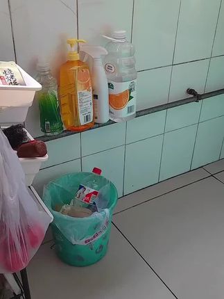 壁挂式折叠垃圾桶壁挂式家用厨余橱柜门专用收纳桶壁挂折叠垃圾桶 #生活好帮手 #家庭必备 #壁挂折叠垃圾桶