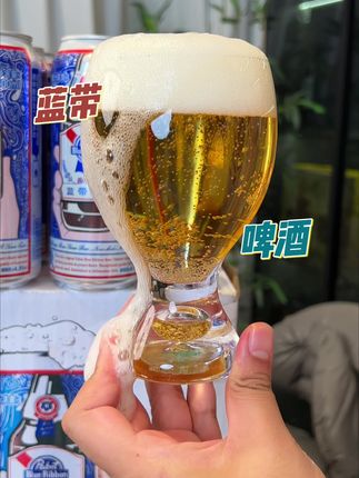蓝带啤酒地位真是不盖的!#我超好喝 #啤酒#蓝带啤酒