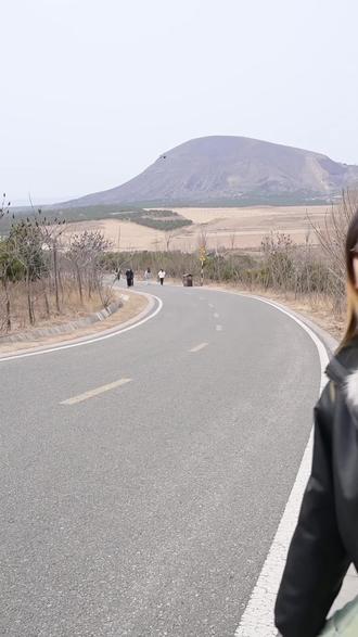 来大同别只逛古城!这片火山也是真·野性浪漫
#创作者中心 #创作灵感 #大同旅游 #大同火山群 #大同攻略