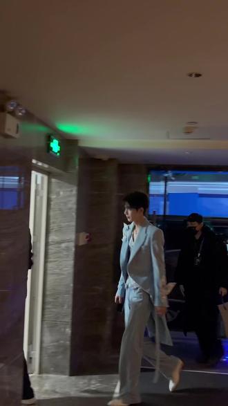 全国人民14点亿
13点亿都是你的粉丝吧#张凌赫